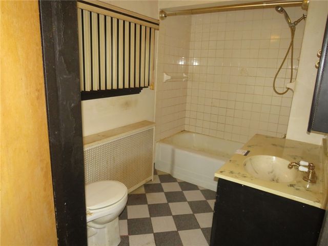 11175 Old Trail Rd, North Huntingdon, PA 15642