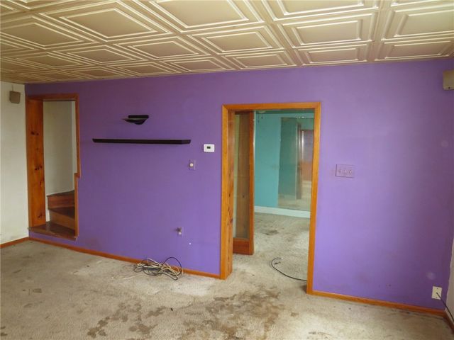 11175 Old Trail Rd, North Huntingdon, PA 15642