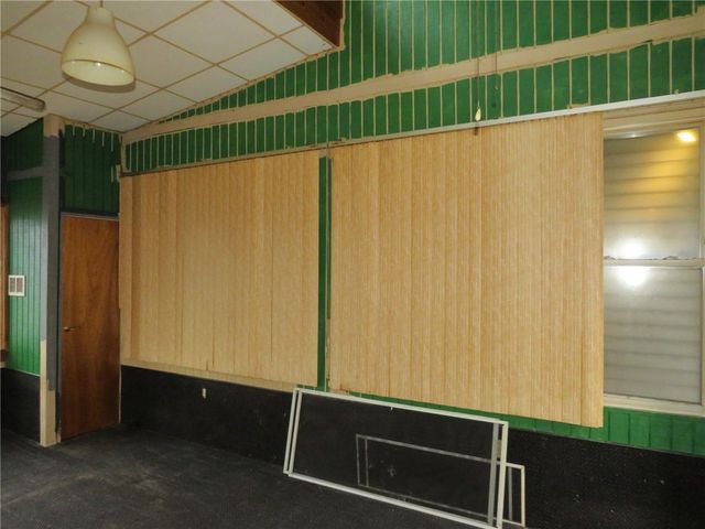 11175 Old Trail Rd, North Huntingdon, PA 15642