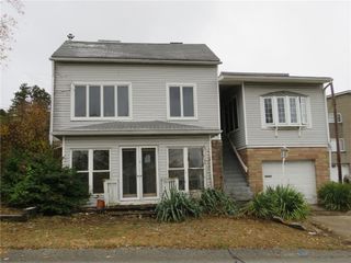 11175 Old Trail Rd, North Huntingdon, PA 15642