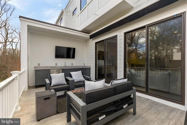 3737 GLENMOOR RESERVE LN, Chevy Chase, MD 20815