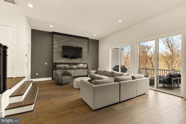 3737 GLENMOOR RESERVE LN, Chevy Chase, MD 20815