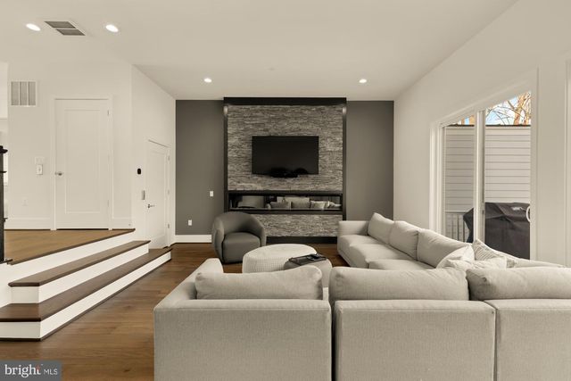 3737 GLENMOOR RESERVE LN, Chevy Chase, MD 20815