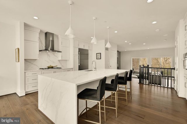 3737 GLENMOOR RESERVE LN, Chevy Chase, MD 20815