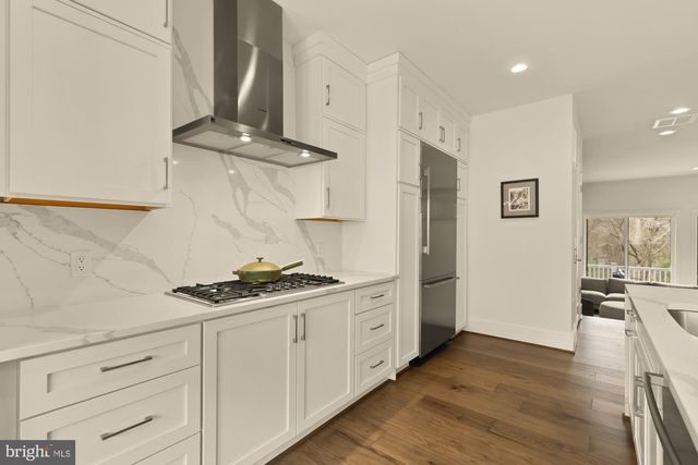 3737 GLENMOOR RESERVE LN, Chevy Chase, MD 20815