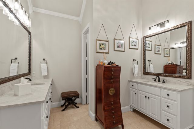 111 Saint Annes Drive, Mabank, TX 75156