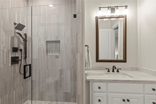 111 Saint Annes Drive, Mabank, TX 75156