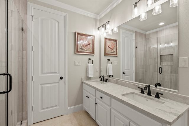 111 Saint Annes Drive, Mabank, TX 75156