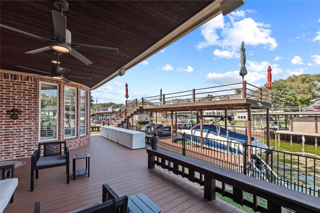 111 Saint Annes Drive, Mabank, TX 75156