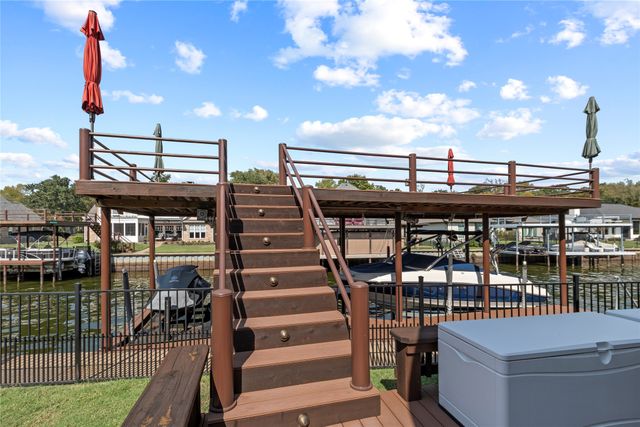 111 Saint Annes Drive, Mabank, TX 75156
