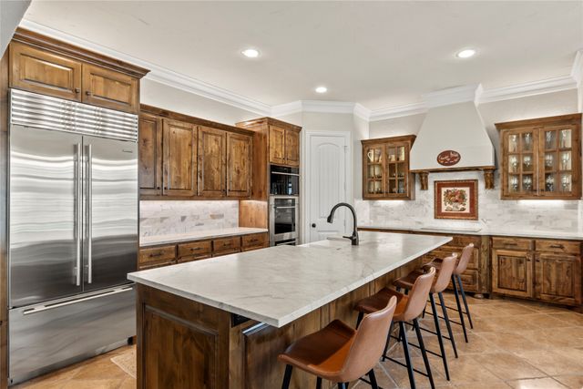 111 Saint Annes Drive, Mabank, TX 75156