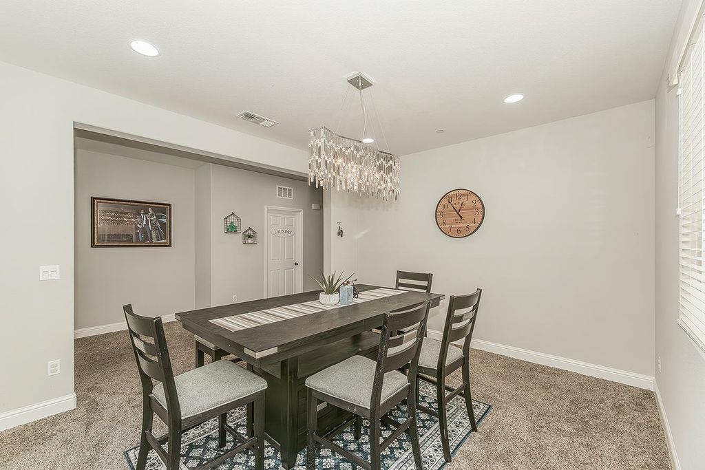 Image 12 of property listing at 6805 W Fir Avenue, Fresno, CA 93722