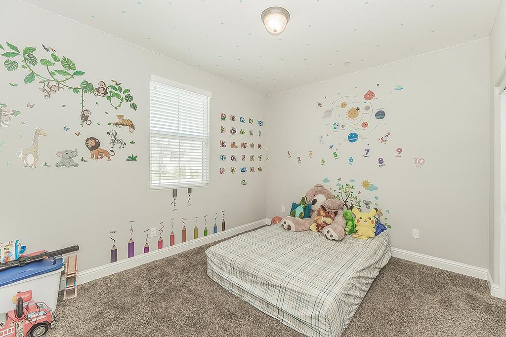 Image 13 of property listing at 6805 W Fir Avenue, Fresno, CA 93722