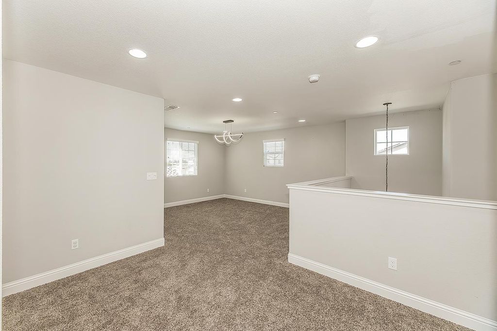 Image 19 of property listing at 6805 W Fir Avenue, Fresno, CA 93722