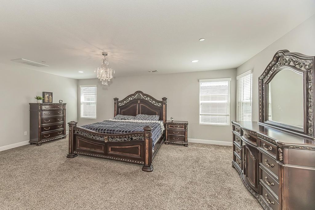 Image 25 of property listing at 6805 W Fir Avenue, Fresno, CA 93722