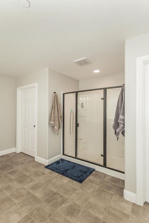 Image 28 of property listing at 6805 W Fir Avenue, Fresno, CA 93722