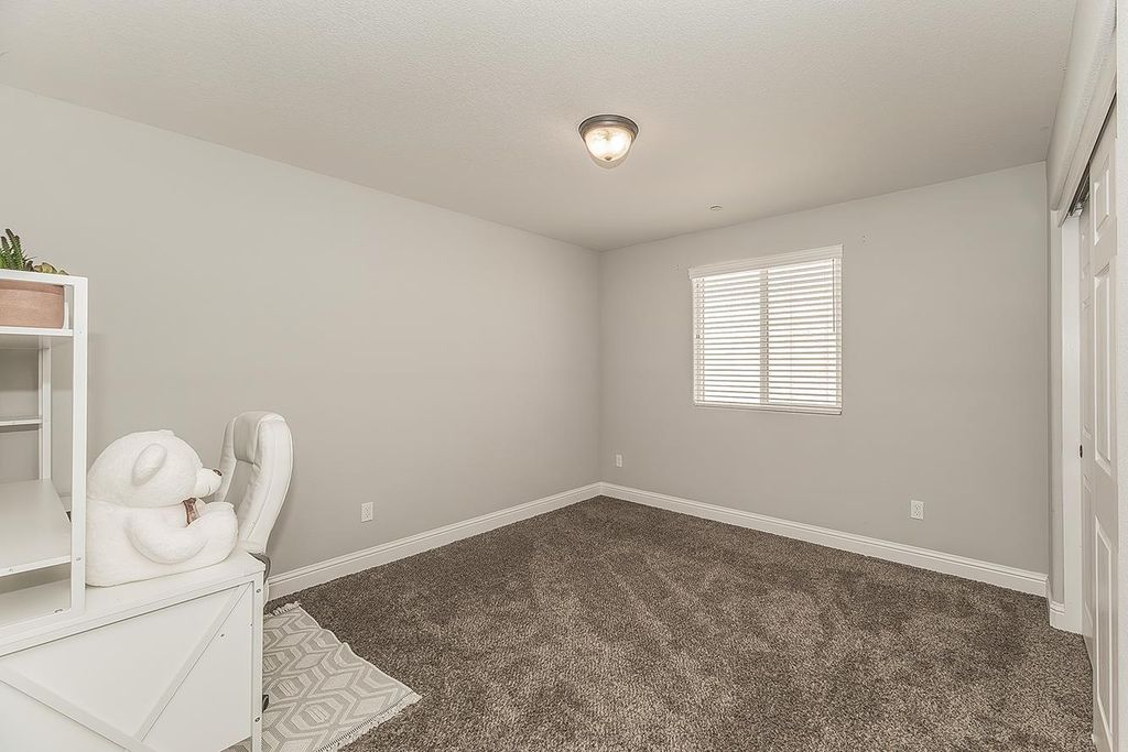 Image 30 of property listing at 6805 W Fir Avenue, Fresno, CA 93722