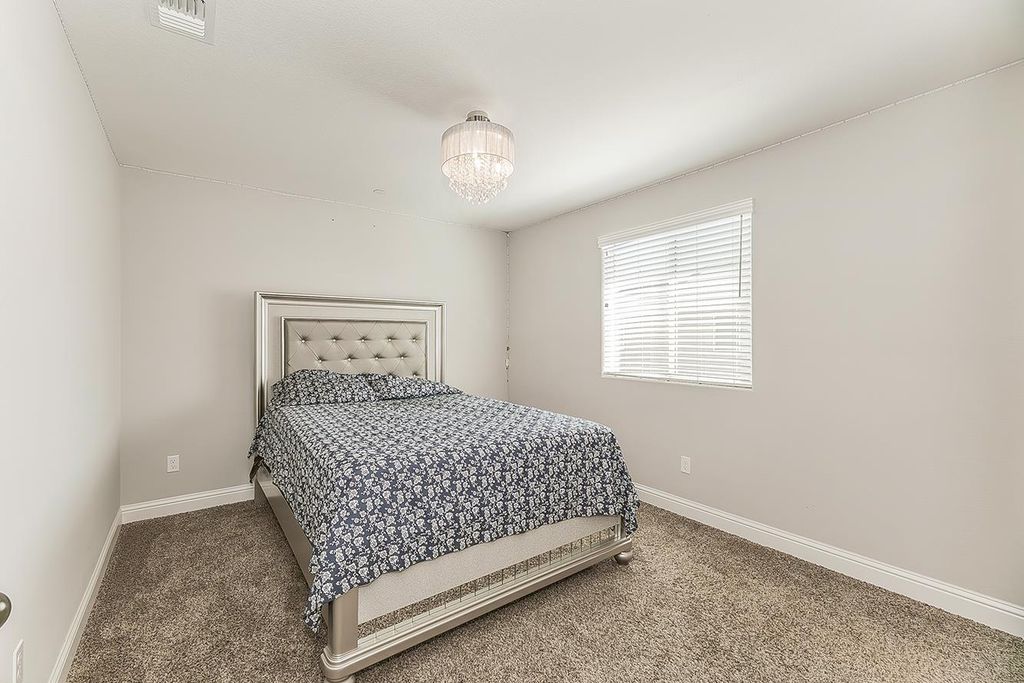 Image 33 of property listing at 6805 W Fir Avenue, Fresno, CA 93722