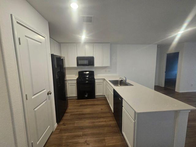2306 Tornado Aly, Lockhart, TX 78644