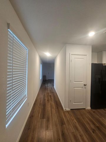 2306 Tornado Aly, Lockhart, TX 78644