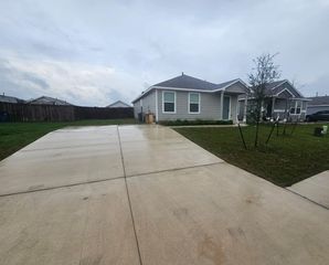 2306 Tornado Aly, Lockhart, TX 78644