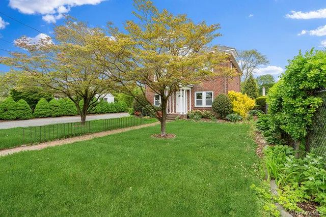 1030 Glen Cove Avenue, Glen Head, NY 11545