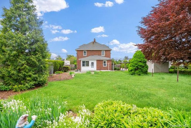 1030 Glen Cove Avenue, Glen Head, NY 11545