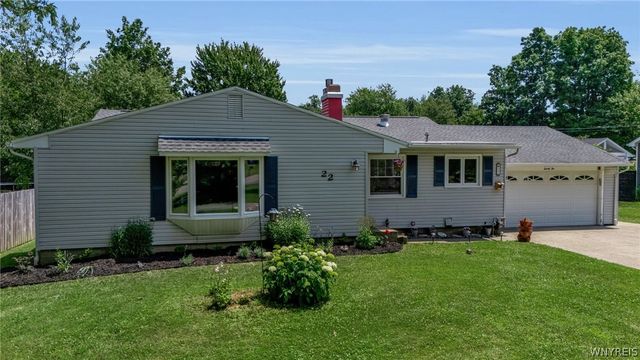22 Franklin Drive, Evans, NY 14006