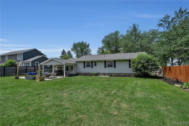 22 Franklin Drive, Evans, NY 14006