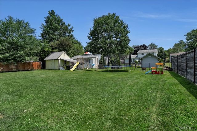 22 Franklin Drive, Evans, NY 14006