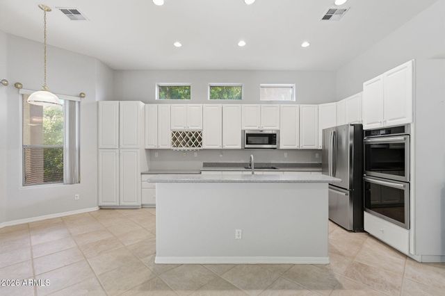 5677 W MONONA Drive, Glendale, AZ 85308