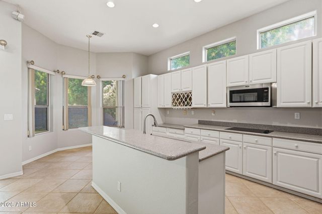 5677 W MONONA Drive, Glendale, AZ 85308