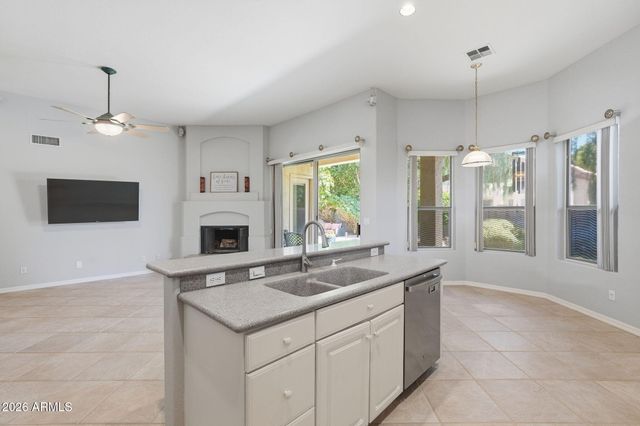 5677 W MONONA Drive, Glendale, AZ 85308