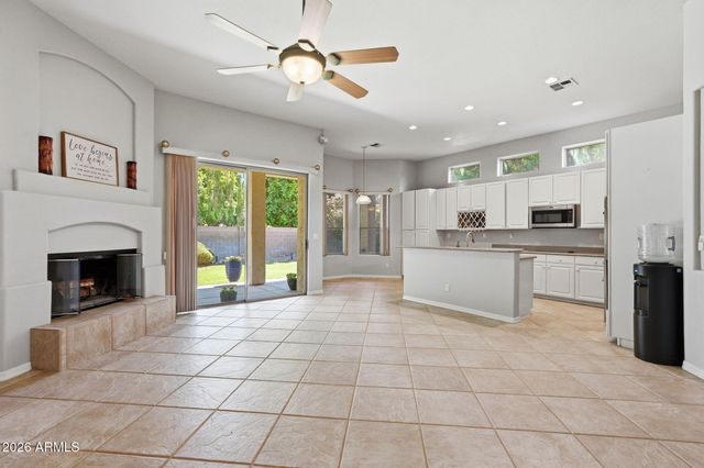 5677 W MONONA Drive, Glendale, AZ 85308