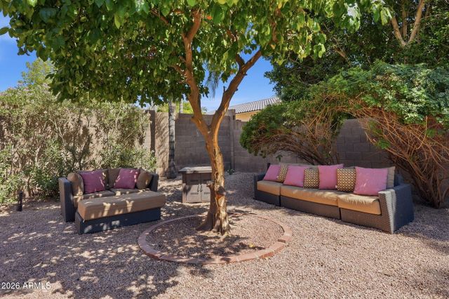 5677 W MONONA Drive, Glendale, AZ 85308