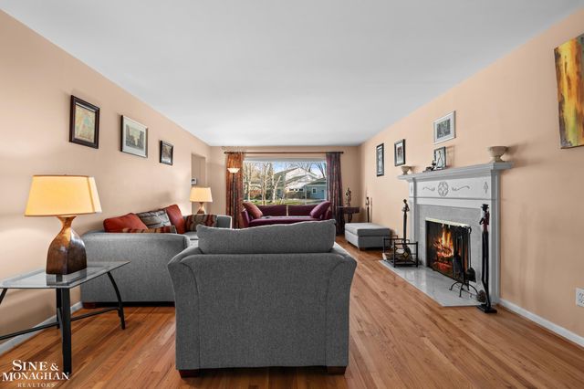 4663 Hedgewood Drive, Bloomfield Twp, MI 48301