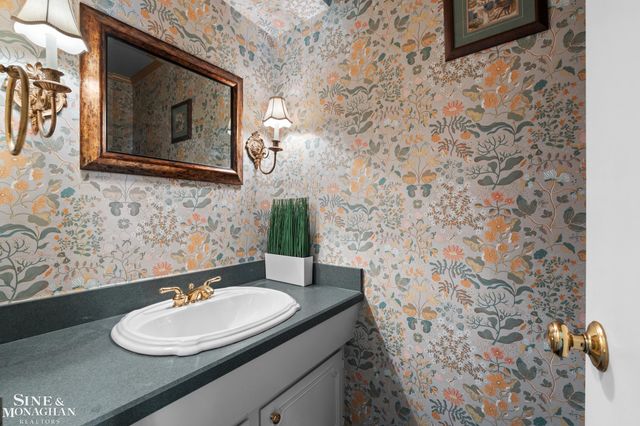 4663 Hedgewood Drive, Bloomfield Twp, MI 48301