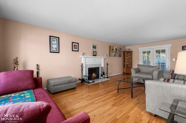 4663 Hedgewood Drive, Bloomfield Twp, MI 48301