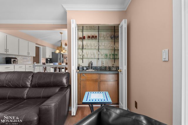 4663 Hedgewood Drive, Bloomfield Twp, MI 48301