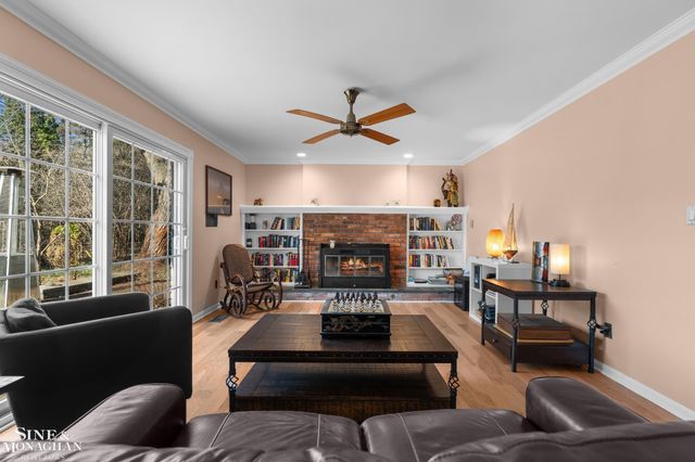 4663 Hedgewood Drive, Bloomfield Twp, MI 48301