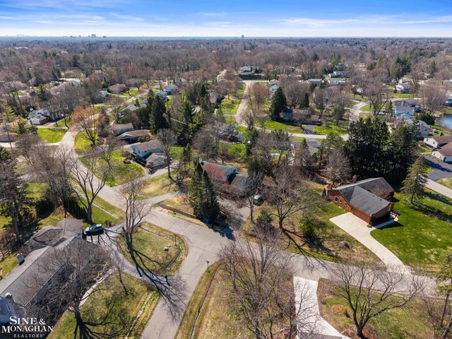 4663 Hedgewood Drive, Bloomfield Twp, MI 48301