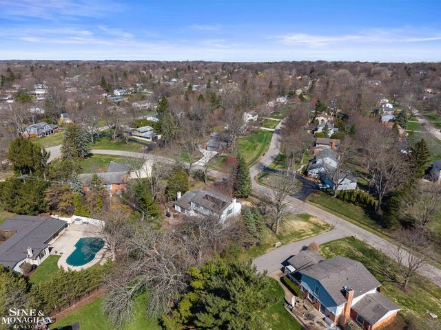 4663 Hedgewood Drive, Bloomfield Twp, MI 48301