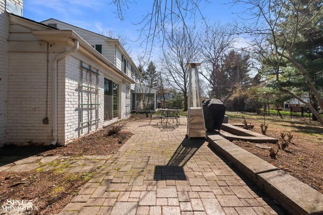 4663 Hedgewood Drive, Bloomfield Twp, MI 48301