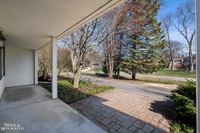 4663 Hedgewood Drive, Bloomfield Twp, MI 48301