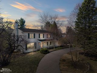 4663 Hedgewood Drive, Bloomfield Twp, MI 48301