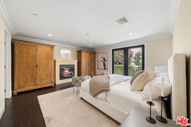 6477 Deep Dell Pl, Los Angeles, CA 90068
