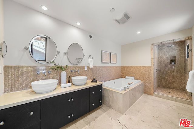 6477 Deep Dell Pl, Los Angeles, CA 90068