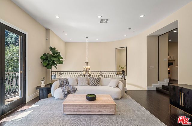 6477 Deep Dell Pl, Los Angeles, CA 90068