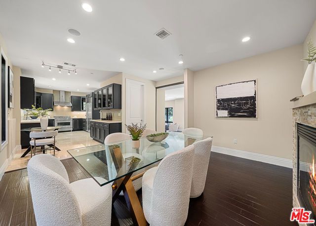 6477 Deep Dell Pl, Los Angeles, CA 90068