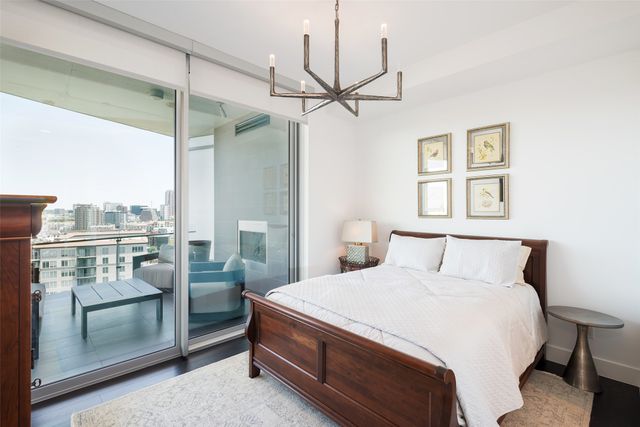 3130 N Harwood Street 1804, Dallas, TX 75201